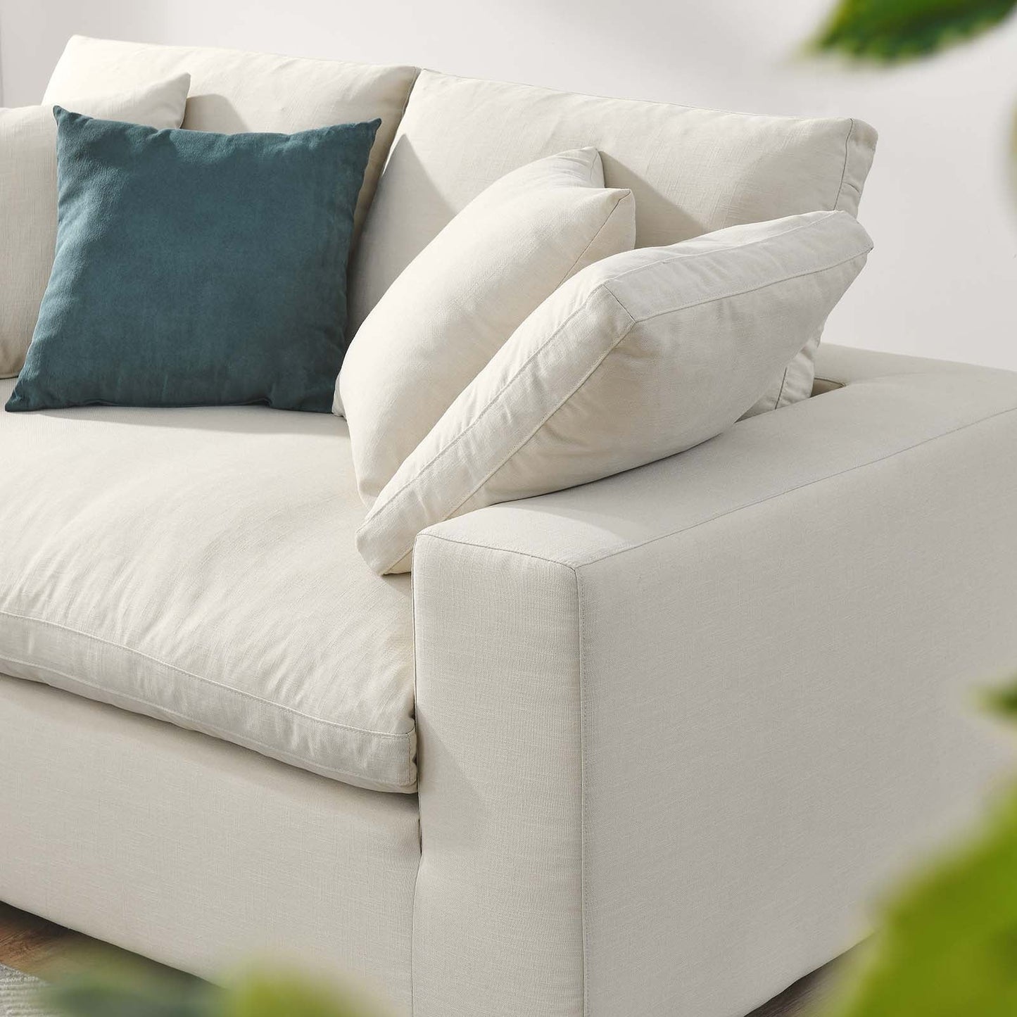 Zaara Velvet Loveseat